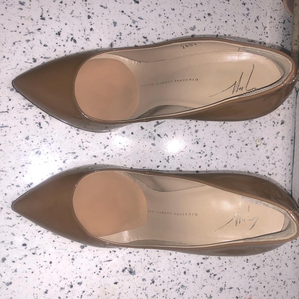Giuseppe Zanotti size 8 used in good condition.